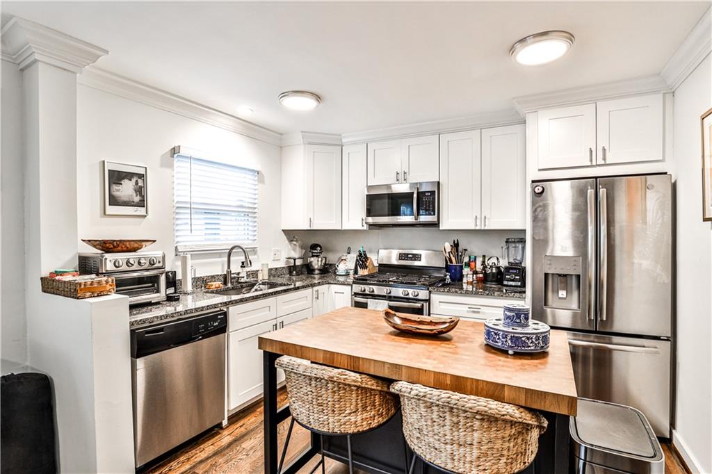 1042 Saint Charles Avenue NE Unit 4