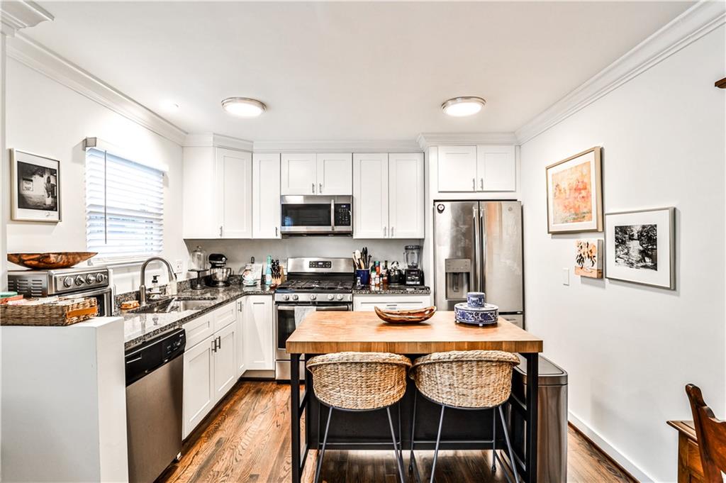 1042 Saint Charles Avenue NE Unit 4