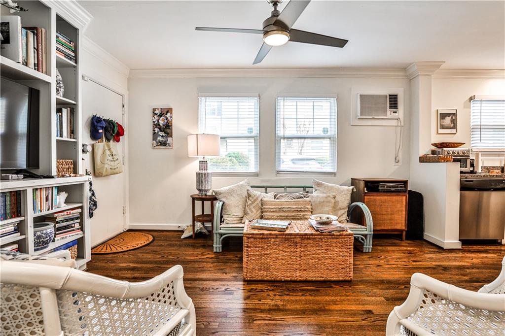 1042 Saint Charles Avenue NE Unit 4