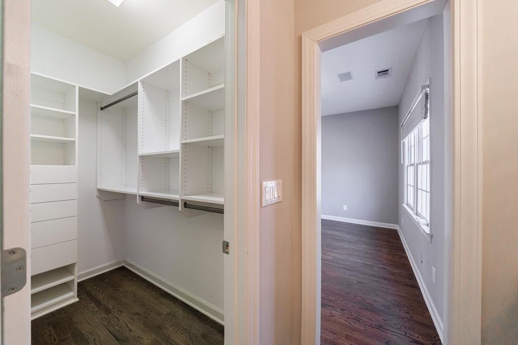 1828 Pemberton Place