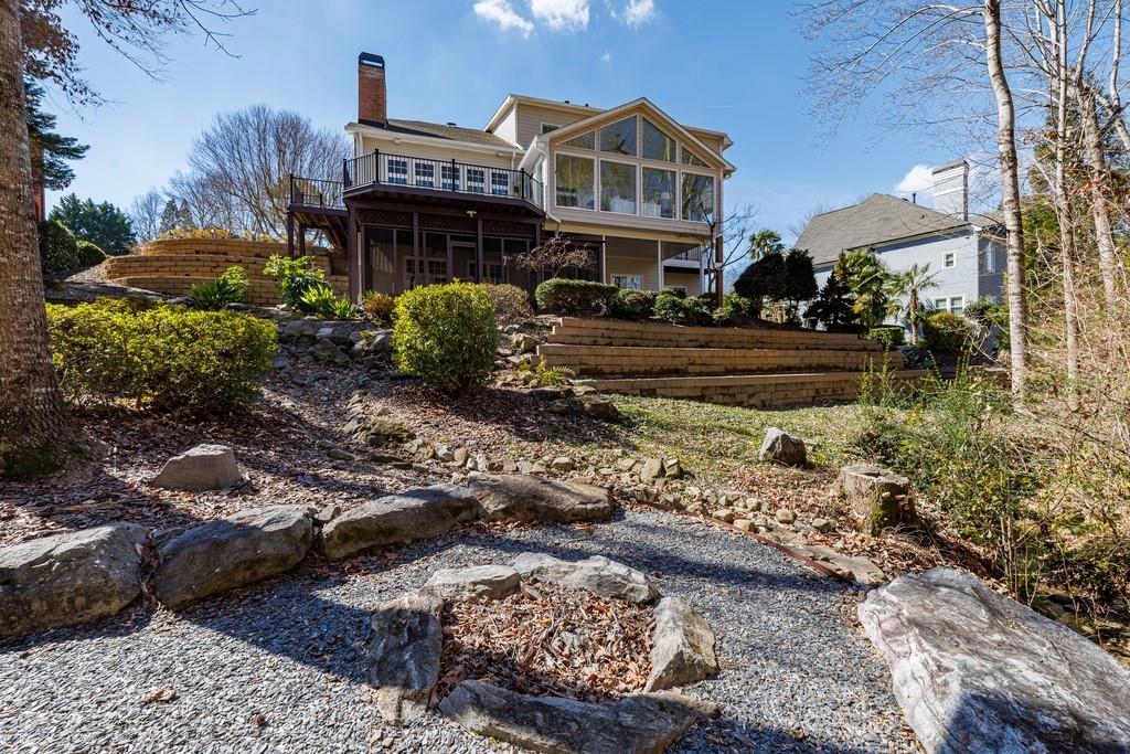 1828 Pemberton Place