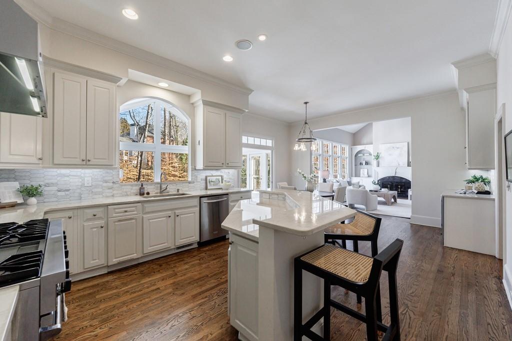 1828 Pemberton Place