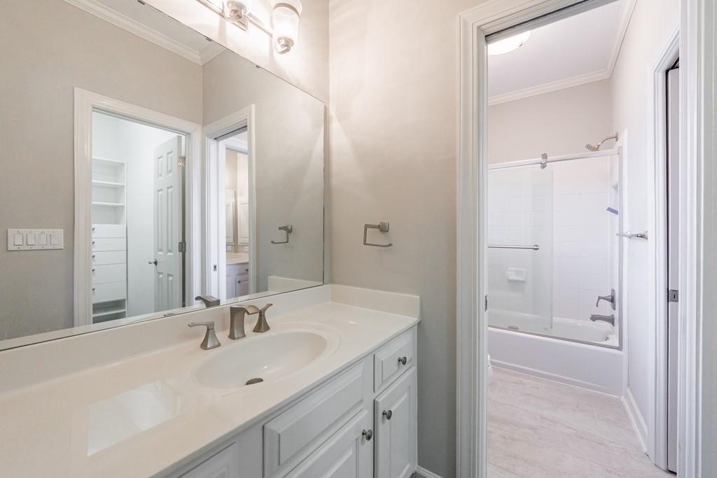 1828 Pemberton Place