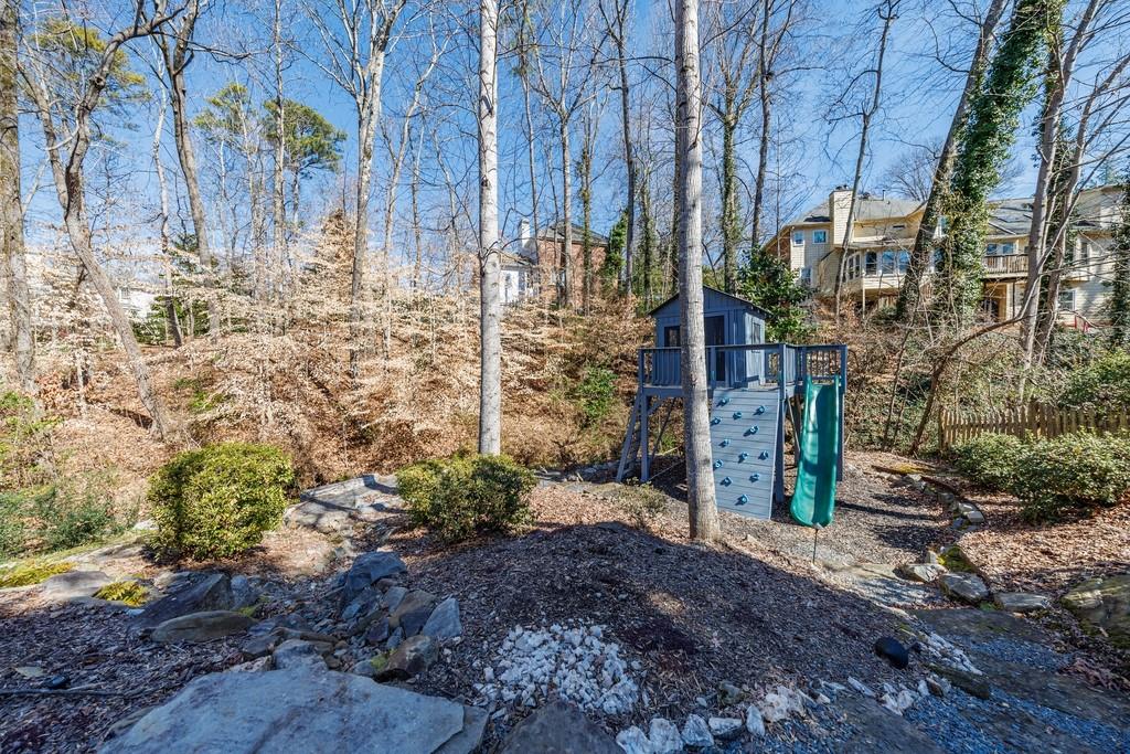 1828 Pemberton Place