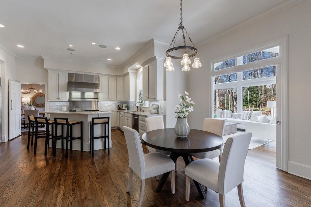 1828 Pemberton Place