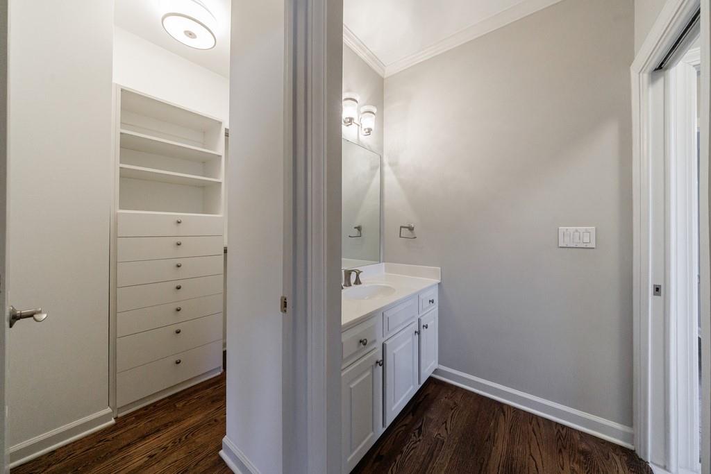 1828 Pemberton Place