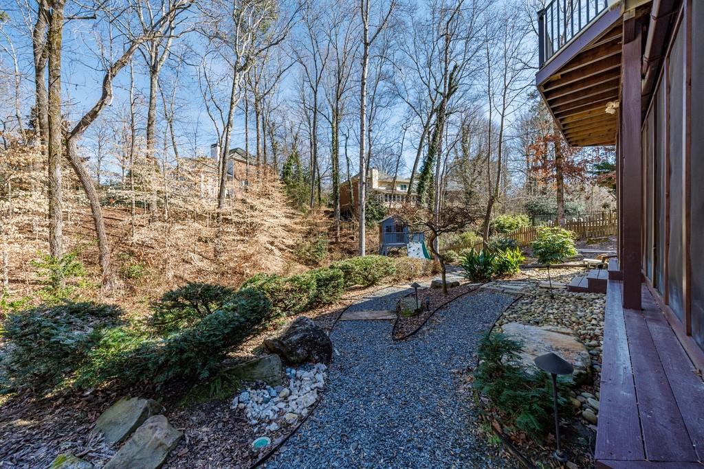 1828 Pemberton Place