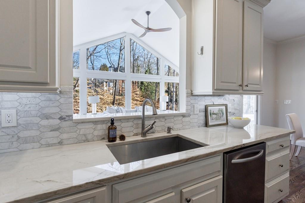 1828 Pemberton Place