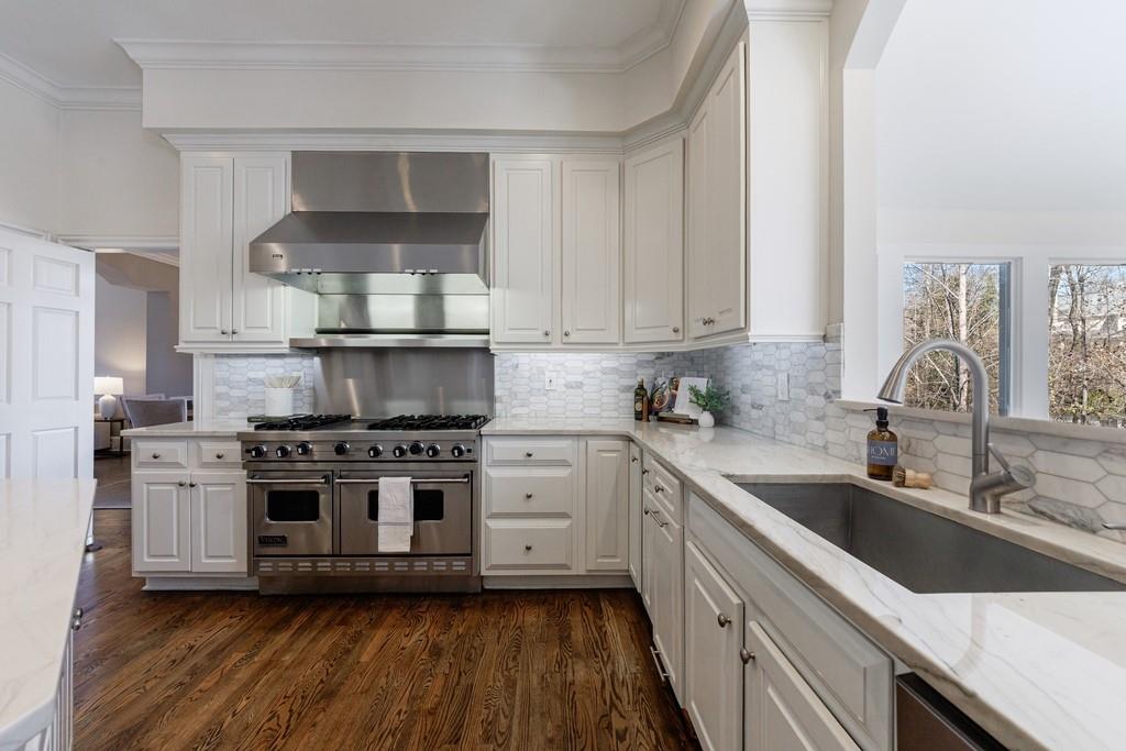 1828 Pemberton Place