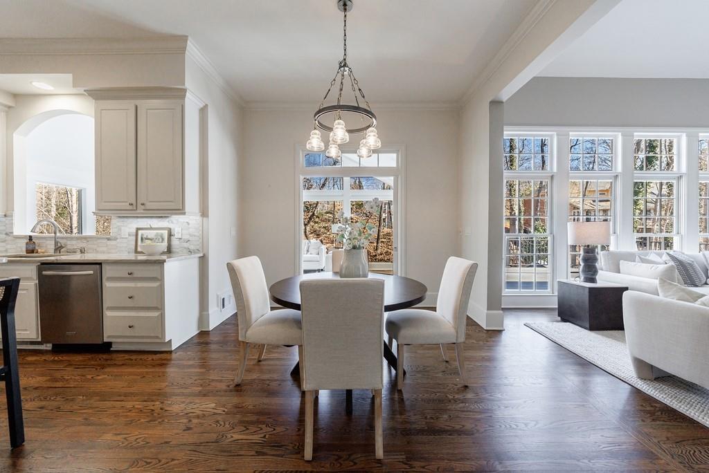 1828 Pemberton Place