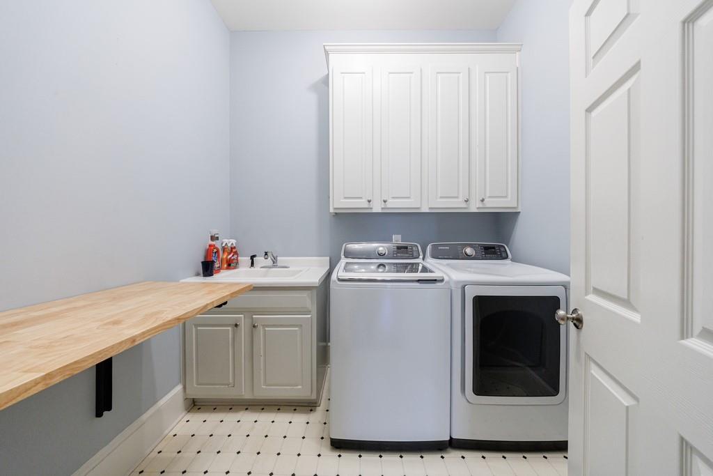 1828 Pemberton Place