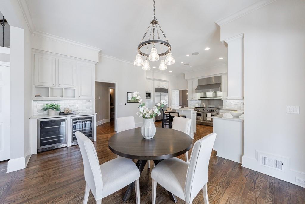 1828 Pemberton Place