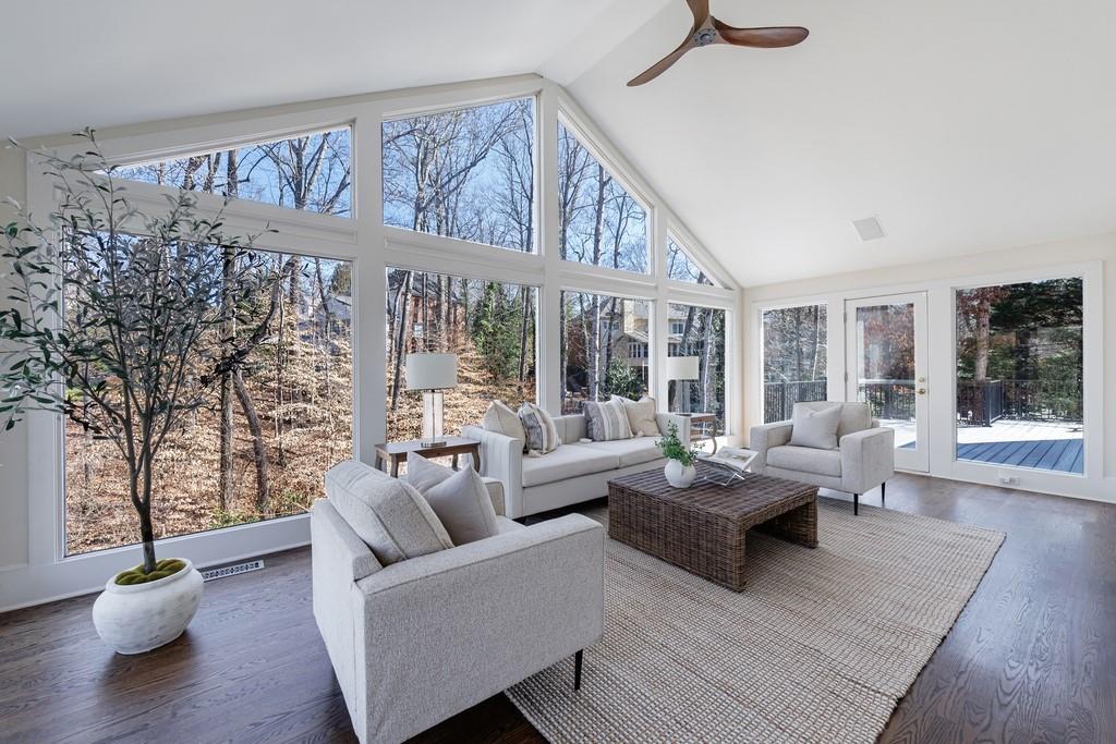 1828 Pemberton Place