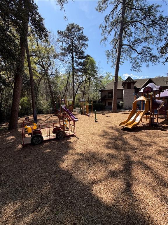 332 Brentwood Drive NE