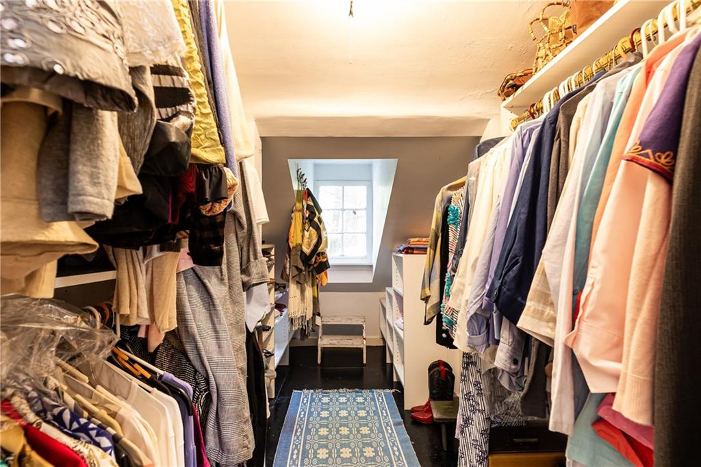 332 Brentwood Drive NE