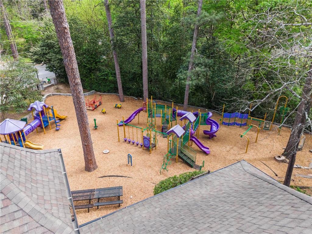 332 Brentwood Drive NE