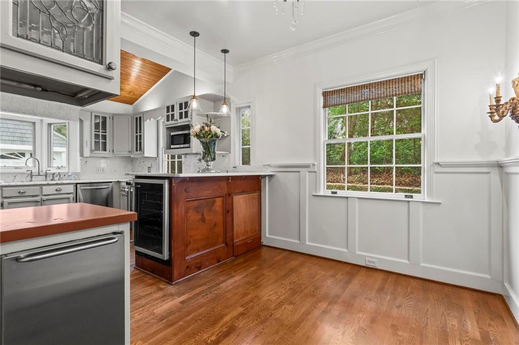 332 Brentwood Drive NE