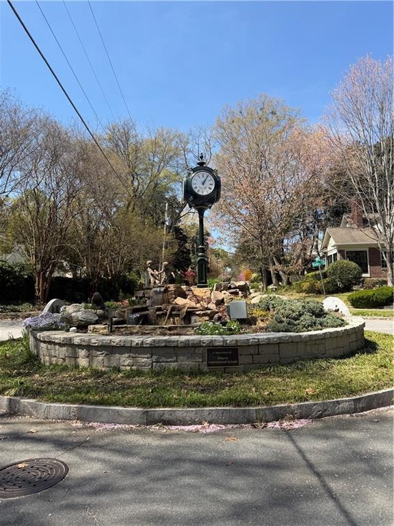 332 Brentwood Drive NE