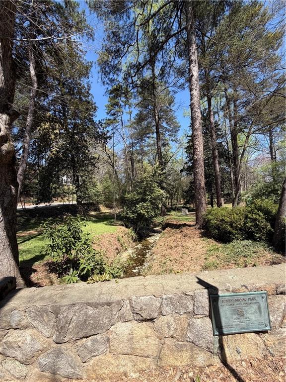 332 Brentwood Drive NE