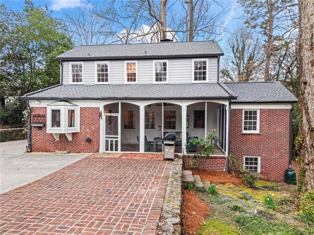 332 Brentwood Drive NE