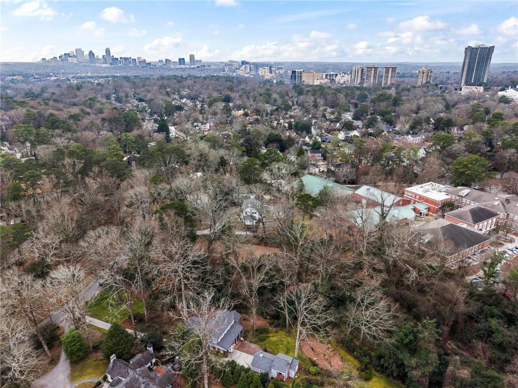 332 Brentwood Drive NE