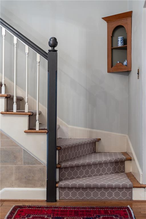 332 Brentwood Drive NE