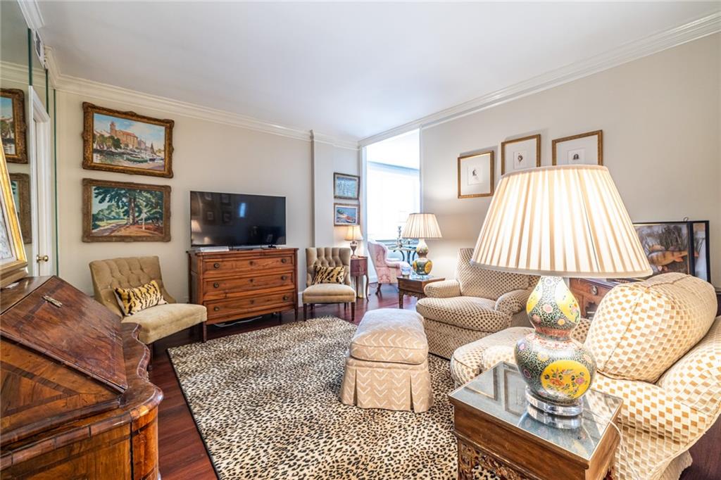 2734 Peachtree Road NW Unit A404