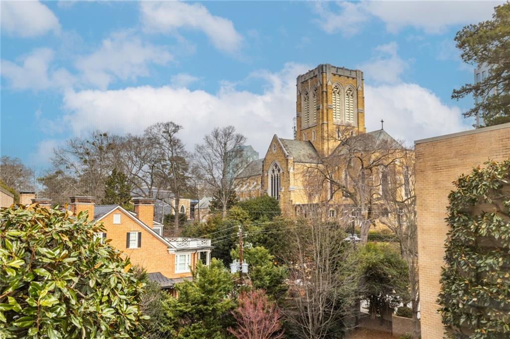 2734 Peachtree Road NW Unit A404