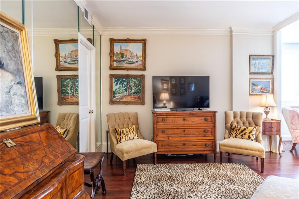 2734 Peachtree Road NW Unit A404