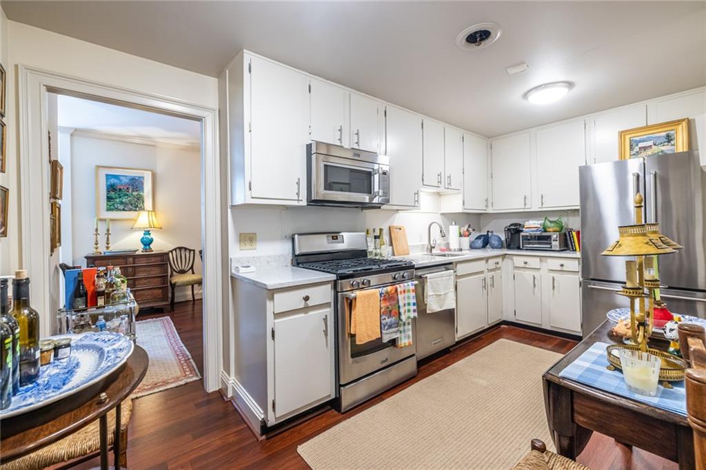 2734 Peachtree Road NW Unit A404