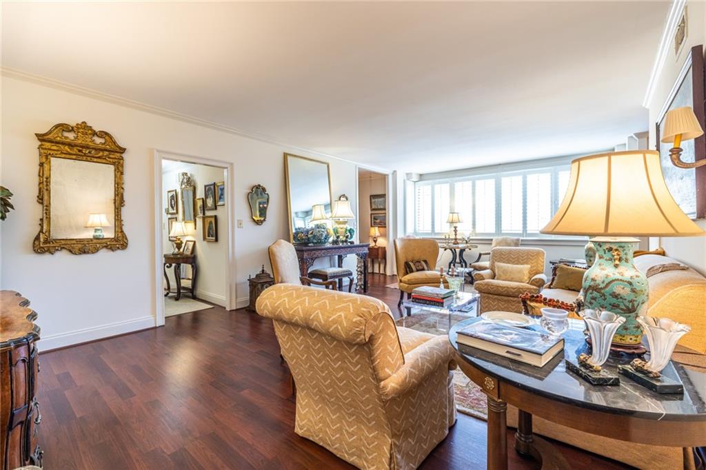 2734 Peachtree Road NW Unit A404