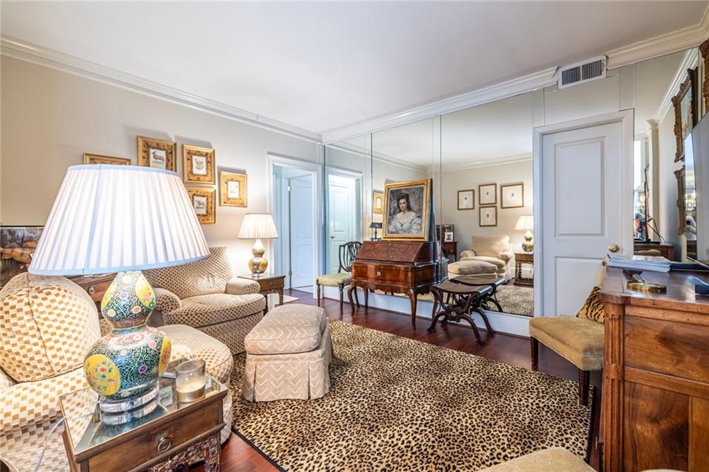 2734 Peachtree Road NW Unit A404