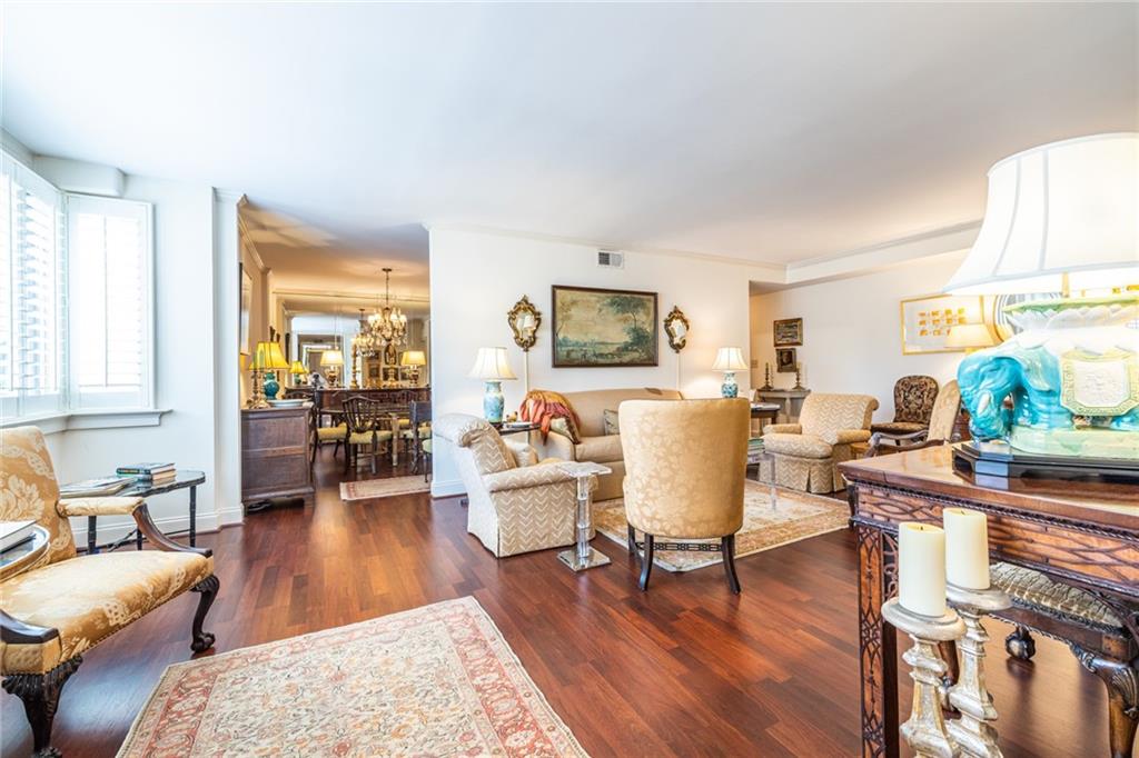 2734 Peachtree Road NW Unit A404