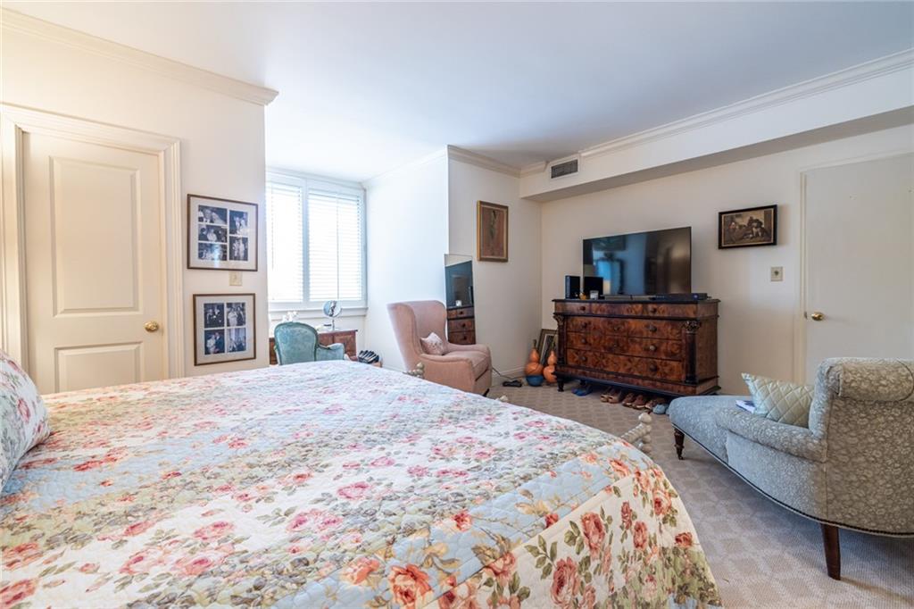 2734 Peachtree Road NW Unit A404