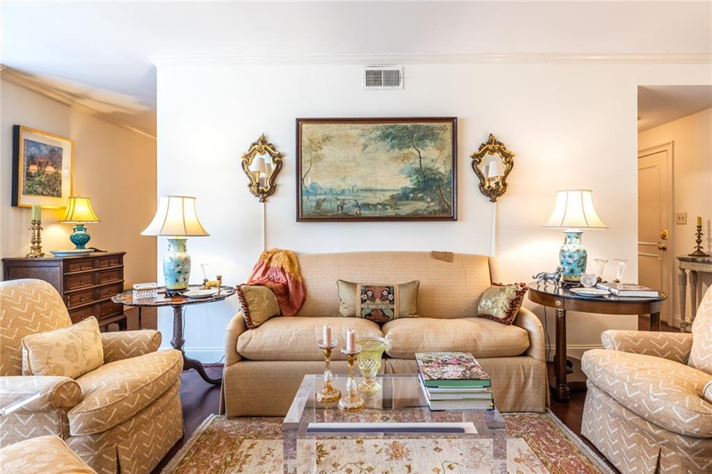 2734 Peachtree Road NW Unit A404