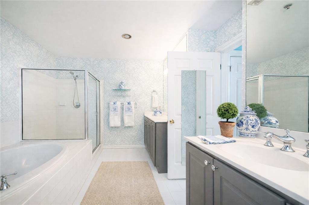 211 Colonial Homes Drive NW Unit 1301