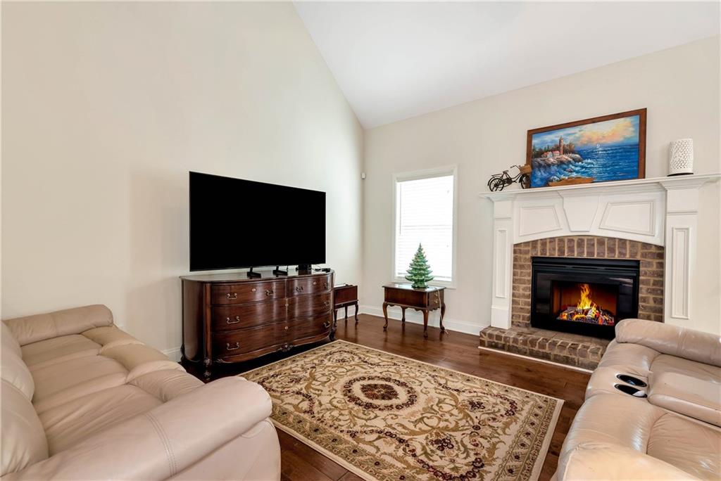 3504 Laurel River Point