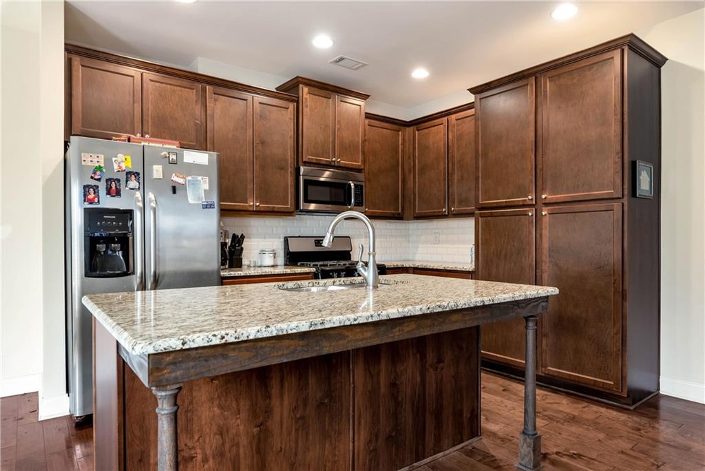 3504 Laurel River Point