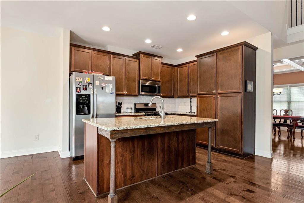 3504 Laurel River Point