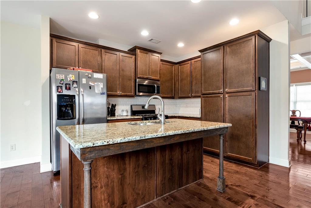 3504 Laurel River Point