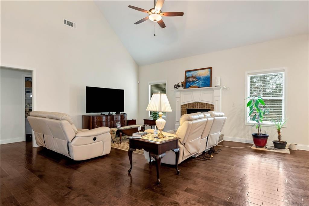 3504 Laurel River Point