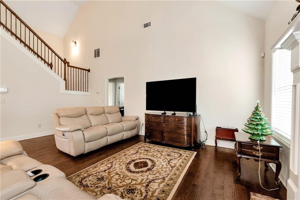 3504 Laurel River Point