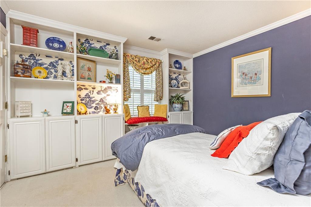 3099 Farmington Drive SE