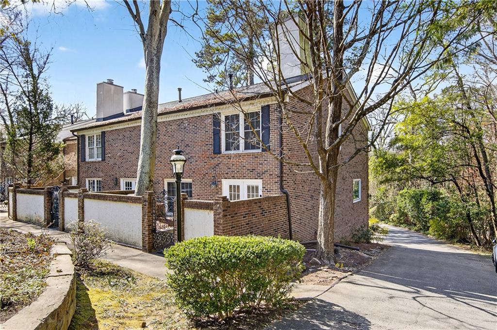 1 Ardmore Square NW Unit 1