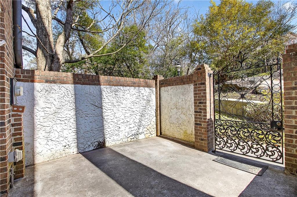 1 Ardmore Square NW Unit 1