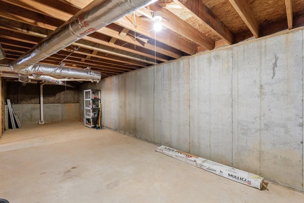 4035 Song Thrush Court NE