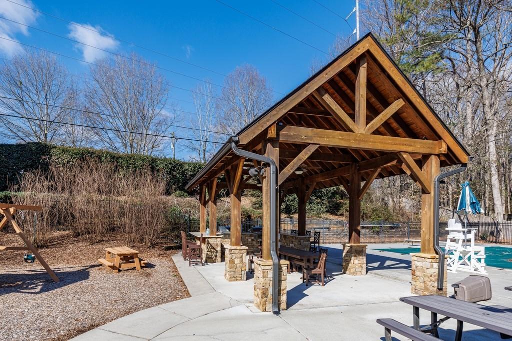 4035 Song Thrush Court NE