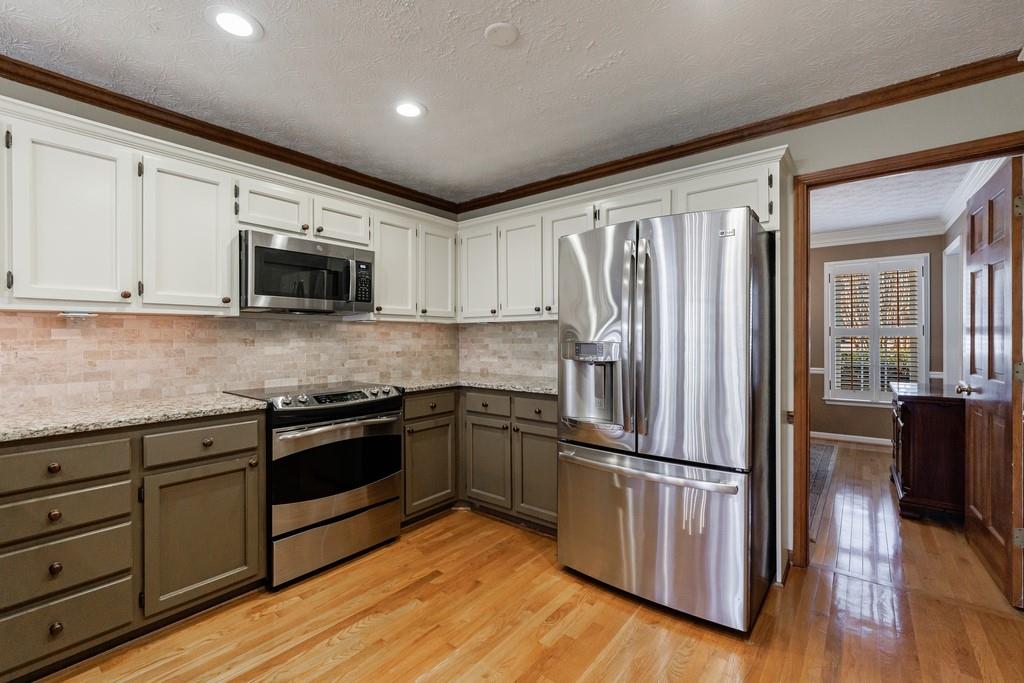 4035 Song Thrush Court NE