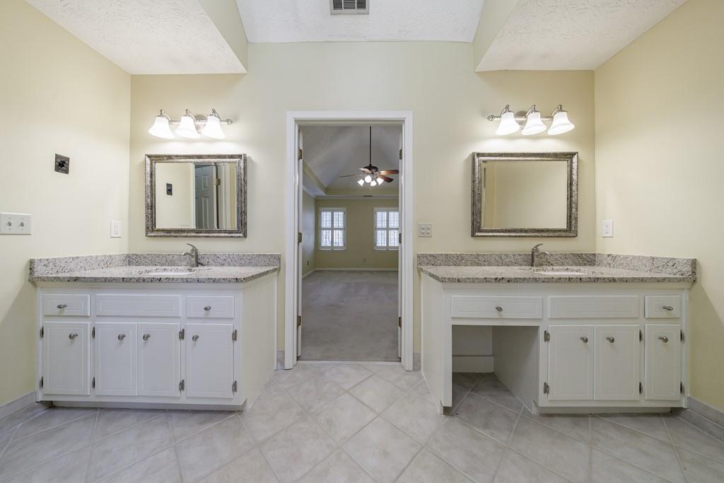 4035 Song Thrush Court NE