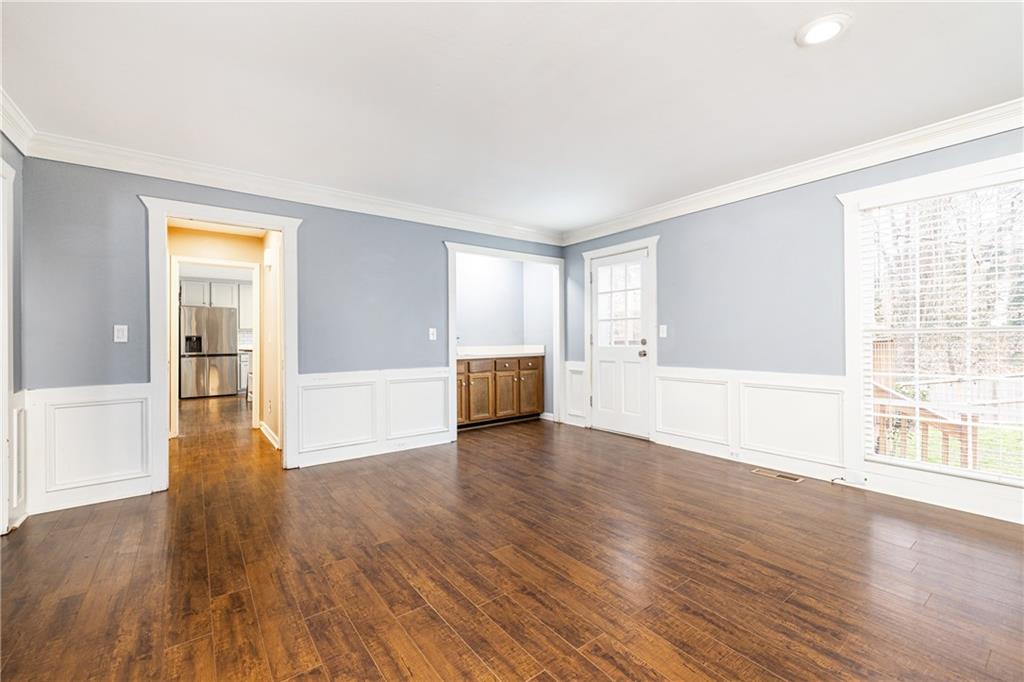 589 Spring Creek Court NE